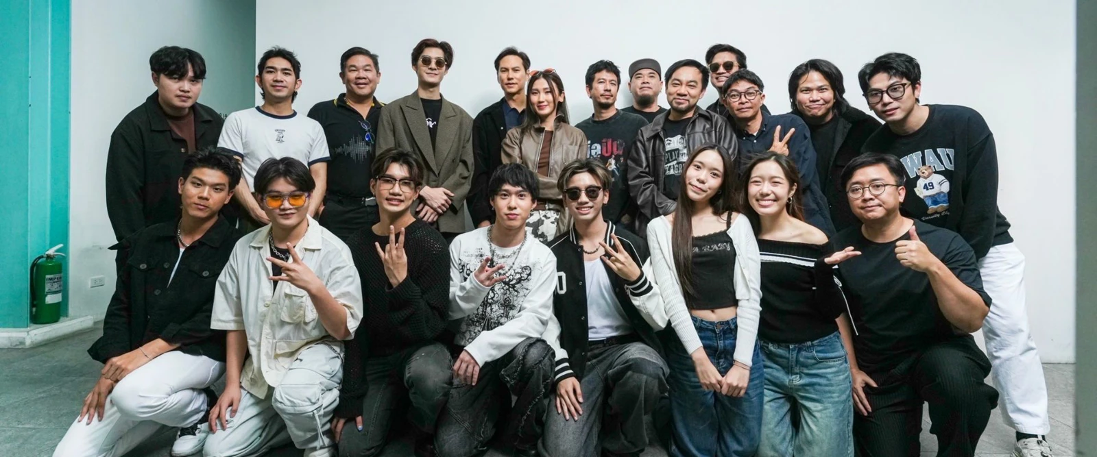 “ให้เพลงแทนใจ ไลฟ์สดร่วมช่วยภัยน้ำท่วม” ไลฟ์สดจาก Muzik Move และ Search Entertainment ชวนแฟนเพลงเงินช่วยเหลือและเยียวยาผ่าน สภากาชาดไทย